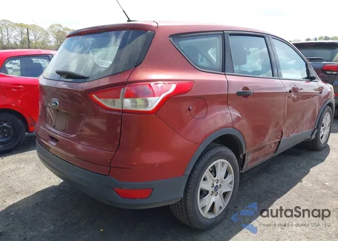 2016 Ford Escape S z USA, uszkodzony, nr VIN 1FMCU0F7XGUC19200